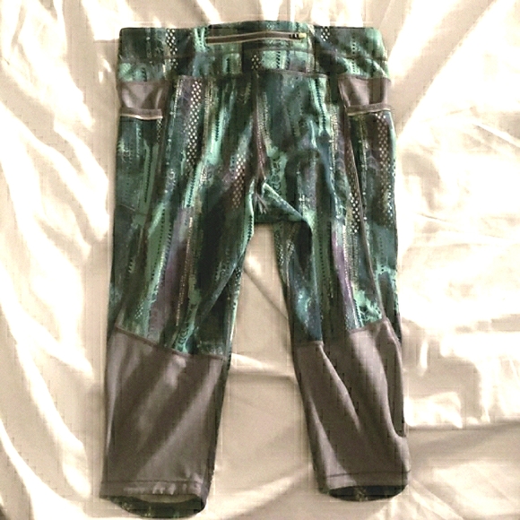 Athleta Arrow Be Free Knicker Capri Leggings Style - Picture 2 of 6